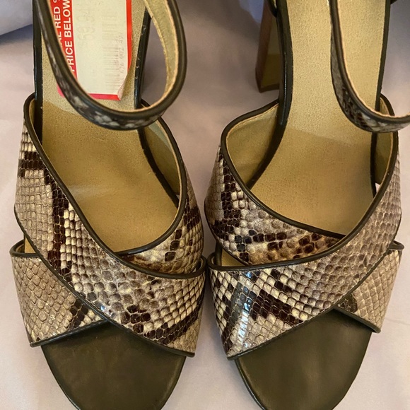 Levity leather upper brown snakeskin shoe size 81/2 - Picture 1 of 6